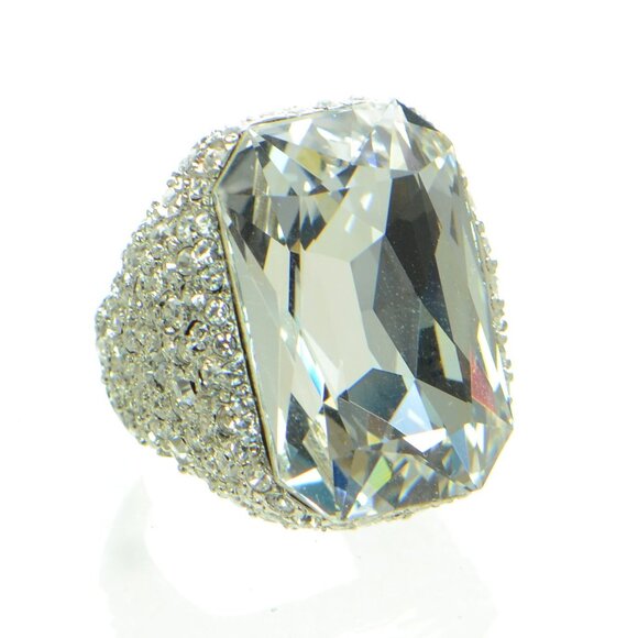 OSCAR DE LA RENTA Crystal Cocktail Ring - Picture 3 of 6
